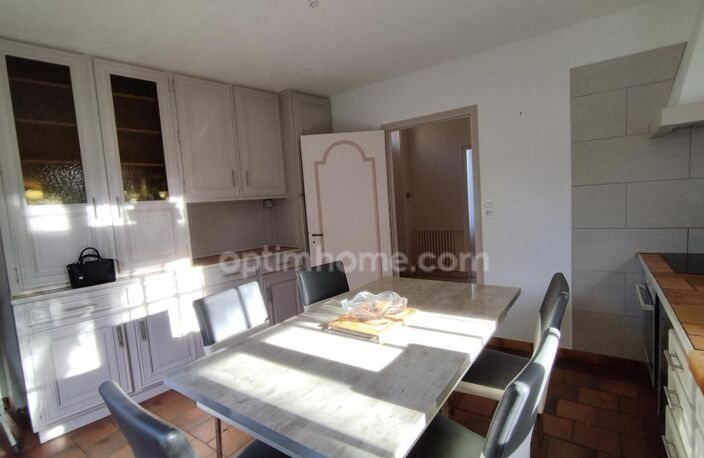 En Charente, ANGOULEME. Maison 145 m², 4 chambres, jardin clos 830 m² et grand garage — photo 3
