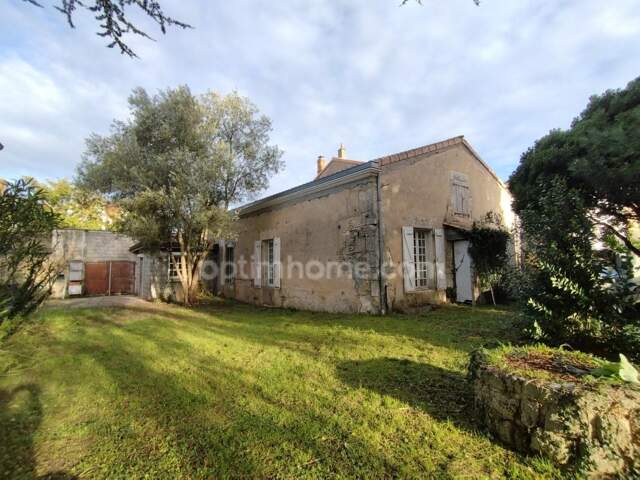 En Charente, ANGOULEME. Maison 145 m², 4 chambres, jardin clos 830 m² et grand garage — photo du bien