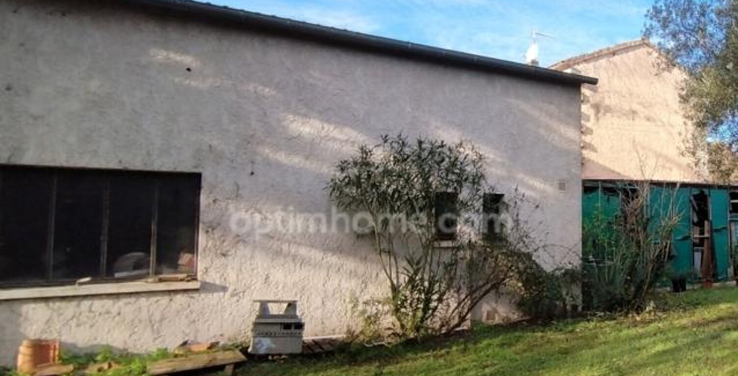 ANGOULEME. Garage de 239 m², jardin clos — photo 1
