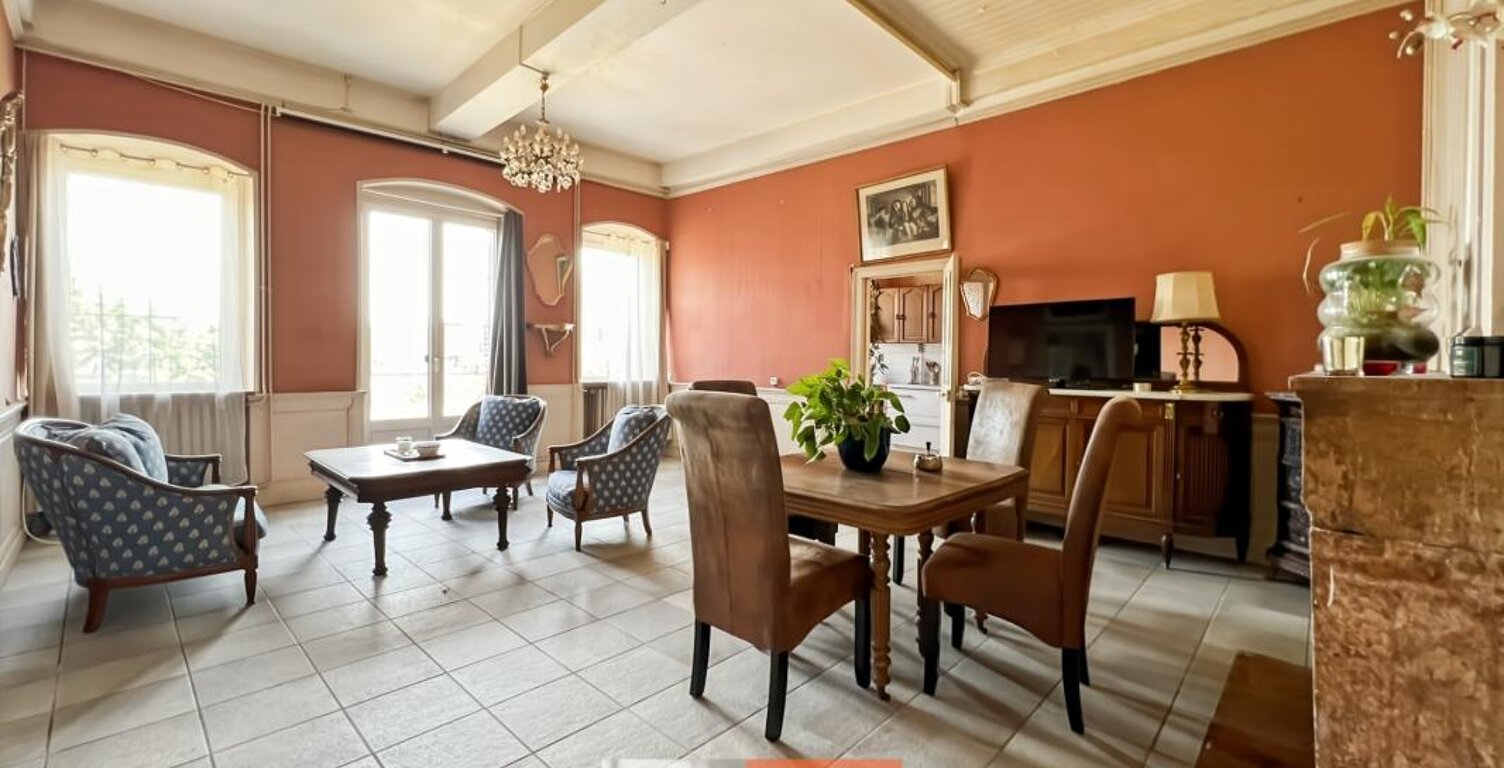 Maison de caractère 213 m² – volumes, dépendances et potentiel — photo 1