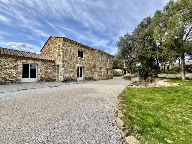 Mas Provençal avec piscine et grand garage — photo du bien