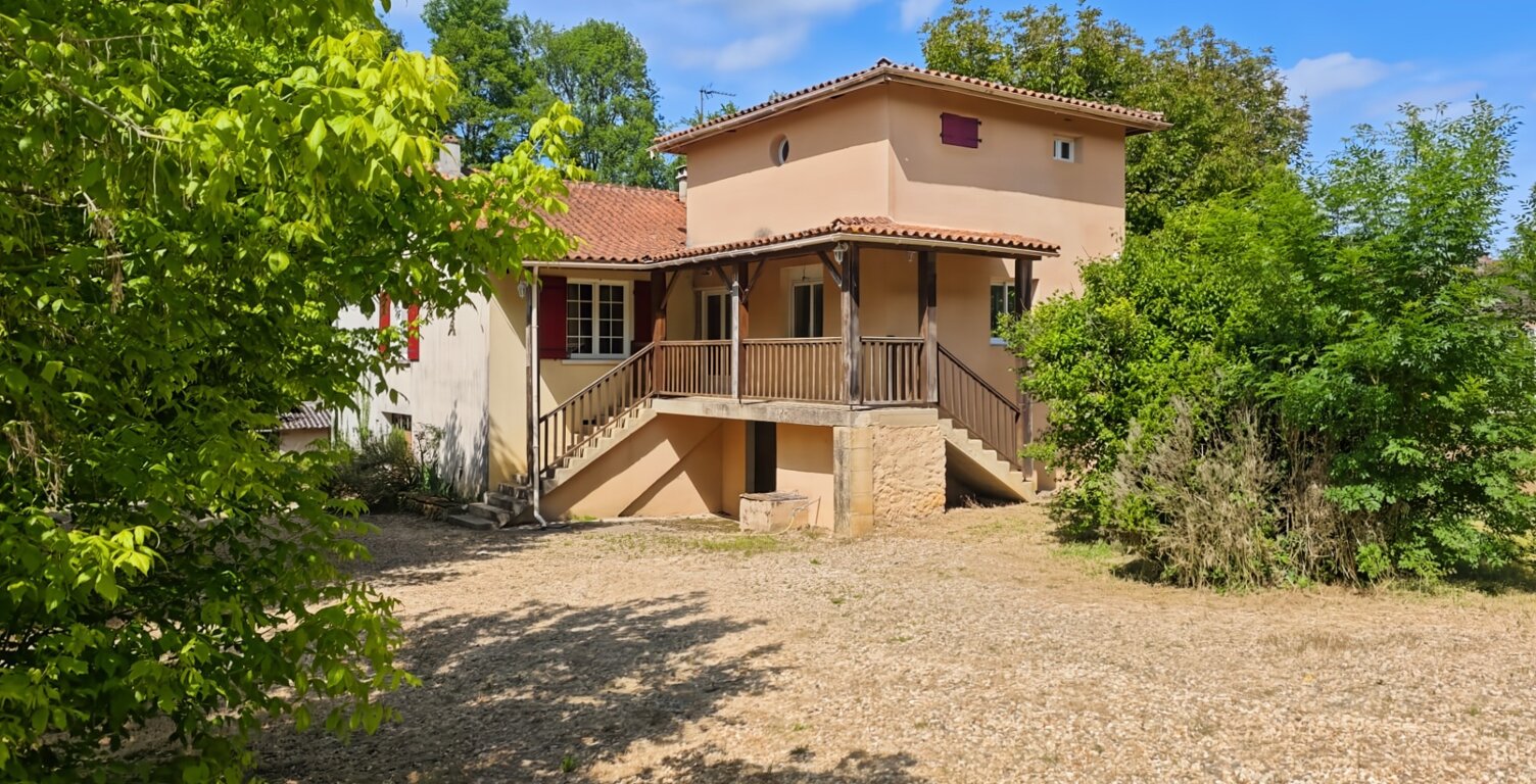 Charmante maison de 139 m² avec 4 chambres à Douville (24) — photo 1