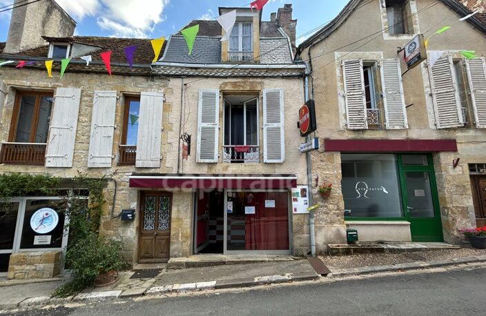 Maison de bourg à vendre 4 pièces env 211m² EXCIDEUIL (24)patio et jardin — photo 2