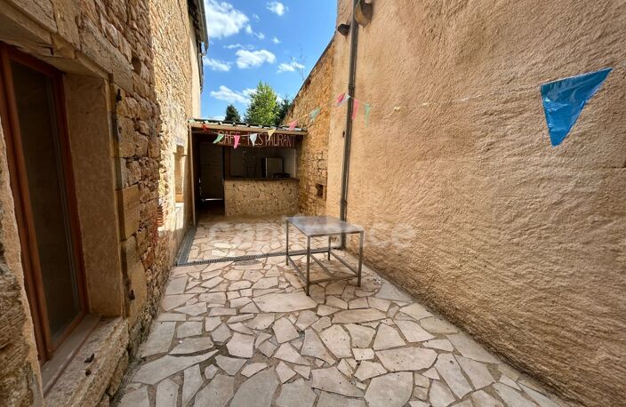 Maison de bourg à vendre 4 pièces env 211m² EXCIDEUIL (24)patio et jardin — photo 5