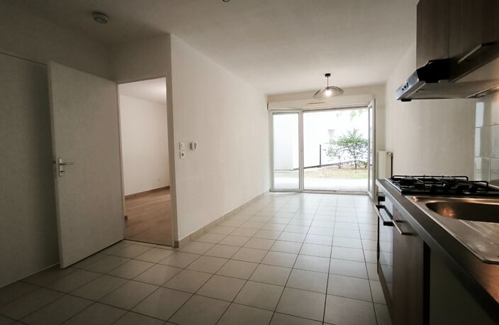   SAINT-PRIEST – T2 REZ-DE-JARDIN | 45 m² D’EXTÉRIEUR | TRAM T2 — photo 3