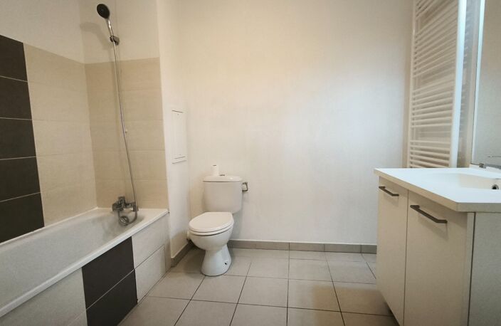   SAINT-PRIEST – T2 REZ-DE-JARDIN | 45 m² D’EXTÉRIEUR | TRAM T2 — photo 5