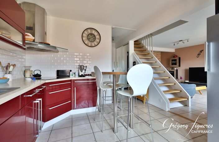 À vendre – Beau duplex 3 pièces de 78,19 m² au dernier étage, avec balcon, garage et place de parking privative — photo 5