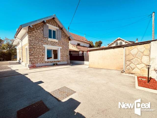 Exclusivité – Maison en pierre rénovée à Besançon — photo du bien