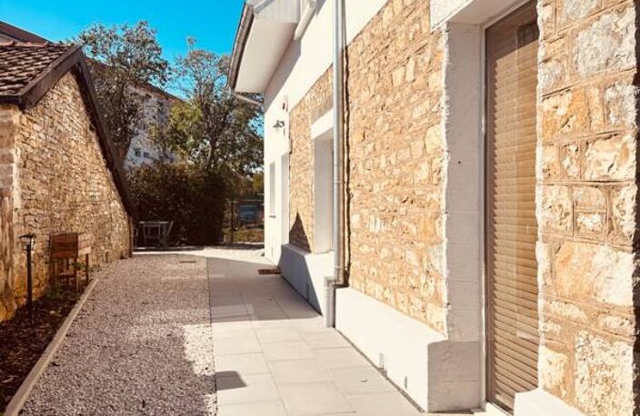 Exclusivité – Maison en pierre rénovée à Besançon — photo 2