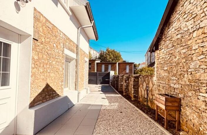 Exclusivité – Maison en pierre rénovée à Besançon — photo 3