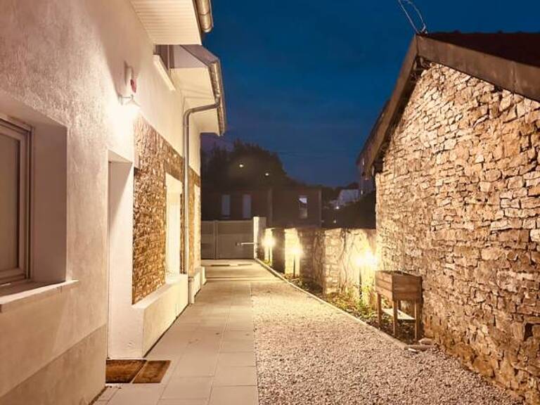 Exclusivité – Maison en pierre rénovée à Besançon — photo 1