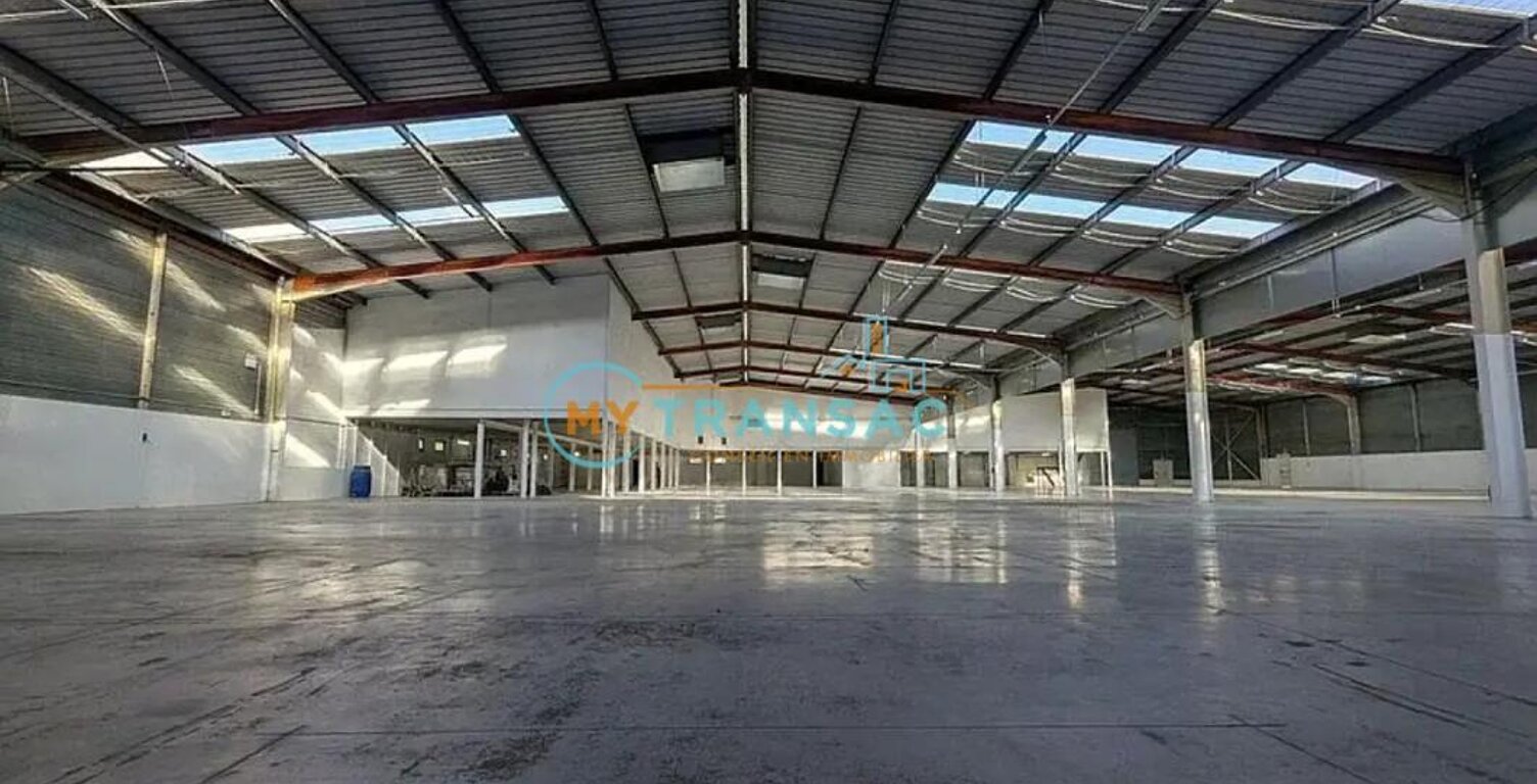 Neuilly-sur-Marne A LOUER Bâtiment indépendant de 3 715m² — photo 1