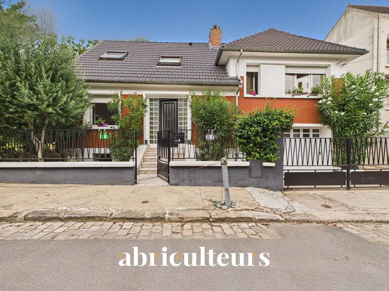 Maison familiale 7 pièces – Jardin sans vis-à-vis, grand garage, potentiel d’aménagement et quartier prisé – Châtillon — photo 1