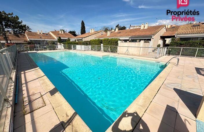 VILLA CLUB EXCLUSIVE SANARY-SUR-MER : Terrasse, Piscine, Plage 5 min — photo 2