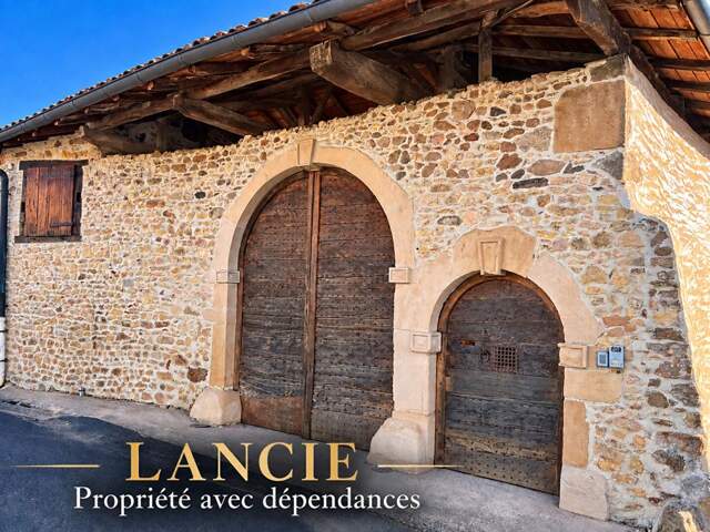 LANCIE - PROPRIETE ANCIENNE 284m2  sur 1413 m2 de jardin avec piscine + terrain  1.8 hectare — photo du bien