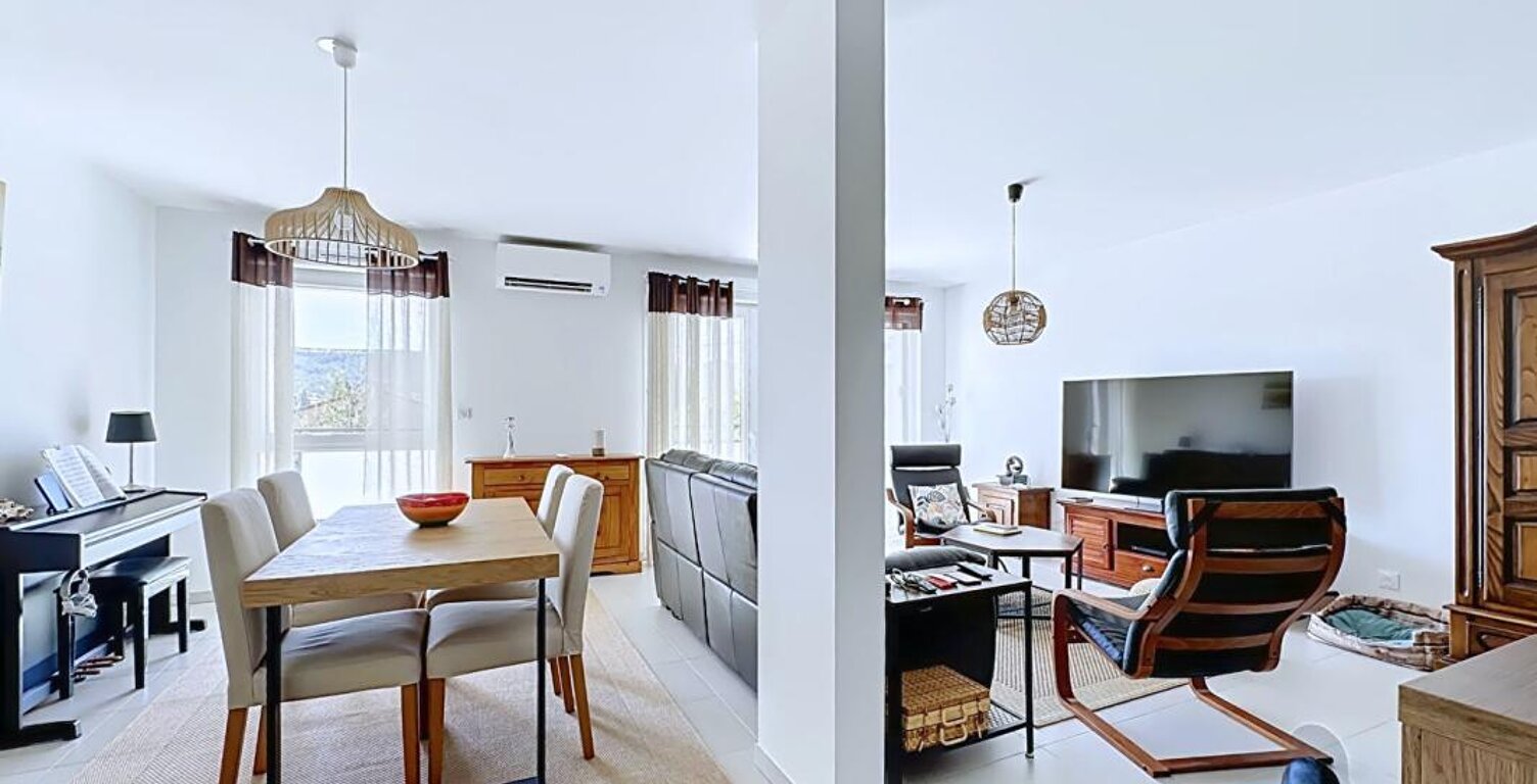 Appartement Brignoles 3 pièce(s) 83.40 m2 avec terrasse — photo 1