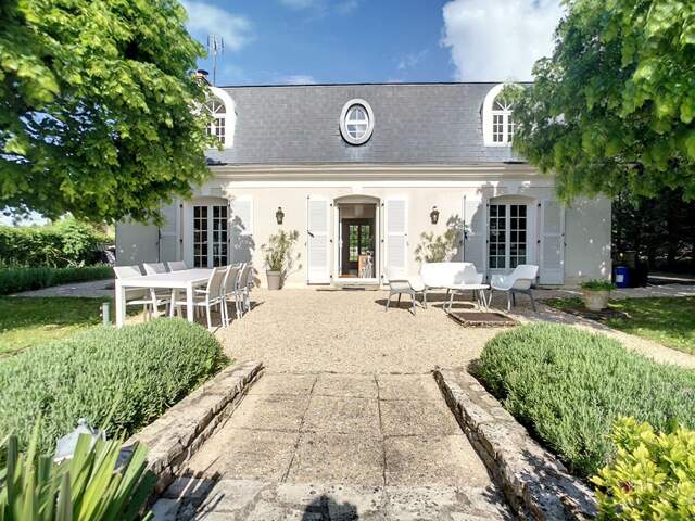 Demeure ; Cosne Cours Sur Loire 5 pièce(s) 155.80 m2 — photo du bien