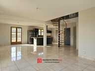 BELLE MAISON DE 135 m² AVEC DOUBLE GARAGE ET TERRAIN DE 1 571 m² — photo 3