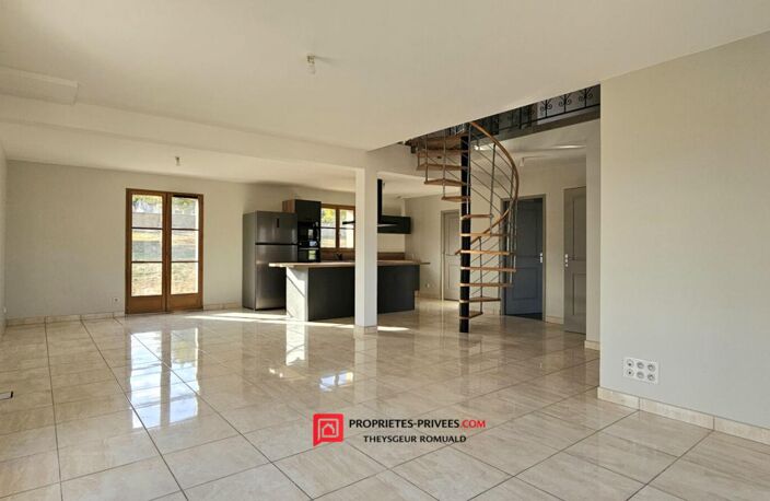 BELLE MAISON DE 135 m² AVEC DOUBLE GARAGE ET TERRAIN DE 1 571 m² — photo 3