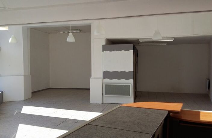 EXCLUSIVITE - Envermeu ( Proche de Dieppe et des plages) - UNE QUALITÉ DE VIE ENTRE CAMPAGNE ET LITTORAL - Loft ou surface commerciale de 73m2 - Prix : 115.990 — photo 2