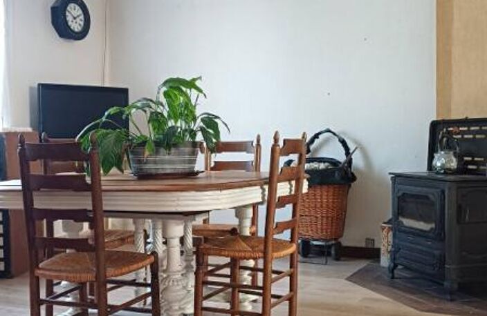 MAISON avec Jardin et Dependances — photo 3