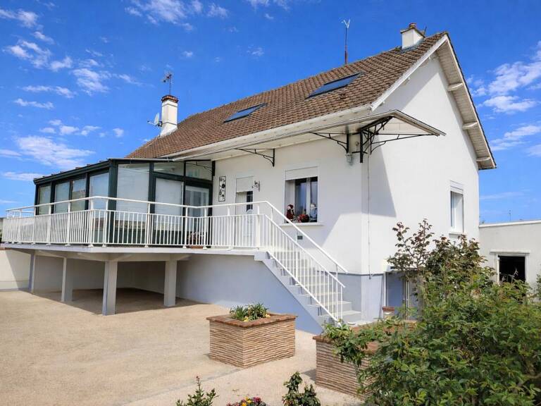 Maison 213 M² HAB à THIVARS — photo 1