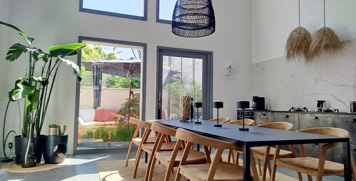 Sublime Maison d'architecte Saint Maximin La Sainte Baume 190 m2 avec terrasse et garage — photo 1