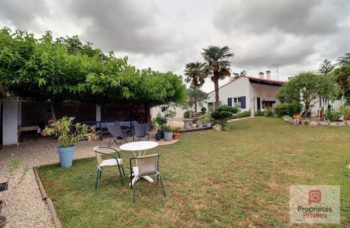 Maison familiale 4 chambres - 152 m² - Maison d'hôtes de 20 m2 - Piscine - Jardin paysager - Panneaux photovoltaiques - Belle parcelle de terrain — photo 5