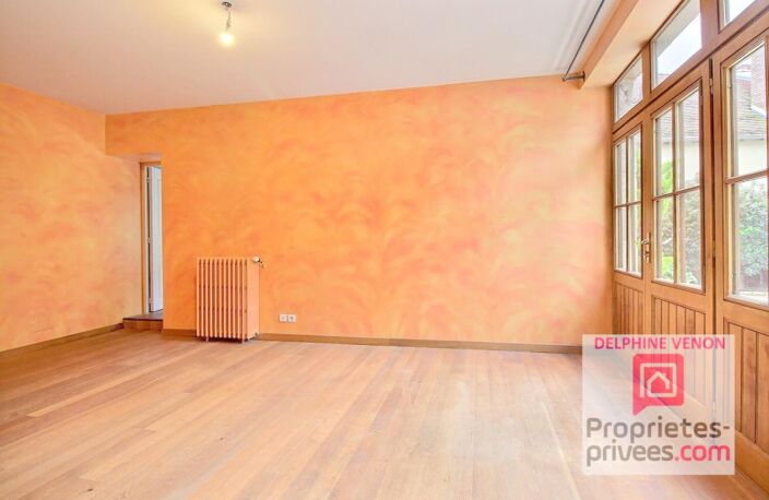Maison de 200 m²  avec vie en plain pied + grange et cave voutée sur un terrain de 525 m² en hypercentre de Châteauneuf sur Loire — photo 5