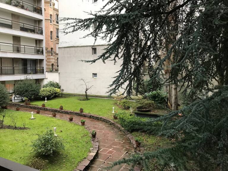 Emplacement de parking rue Erlanger — photo 1