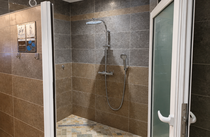 A LOUER VILLA F4 AVEC JACCUZI AU TAMPON — photo 3