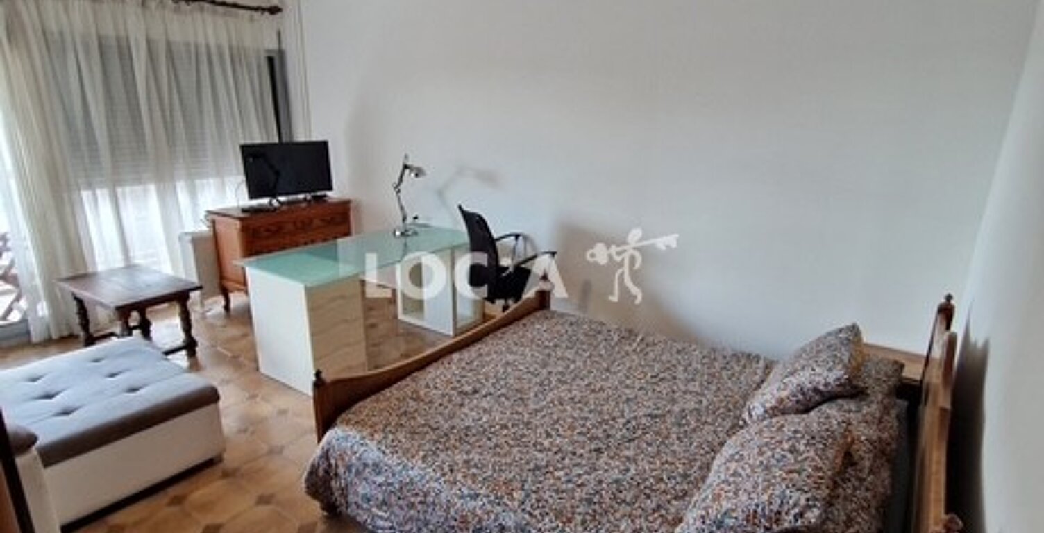 Location appartement 1 pièce 12 m² à Bron (69500) — photo 1