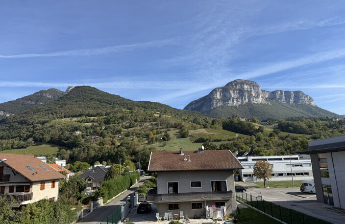 DERNIER ÉTAGE   T3 BIS AVEC TERRASSE TROPÉZIENNE ET VUE DÉGA — photo 3