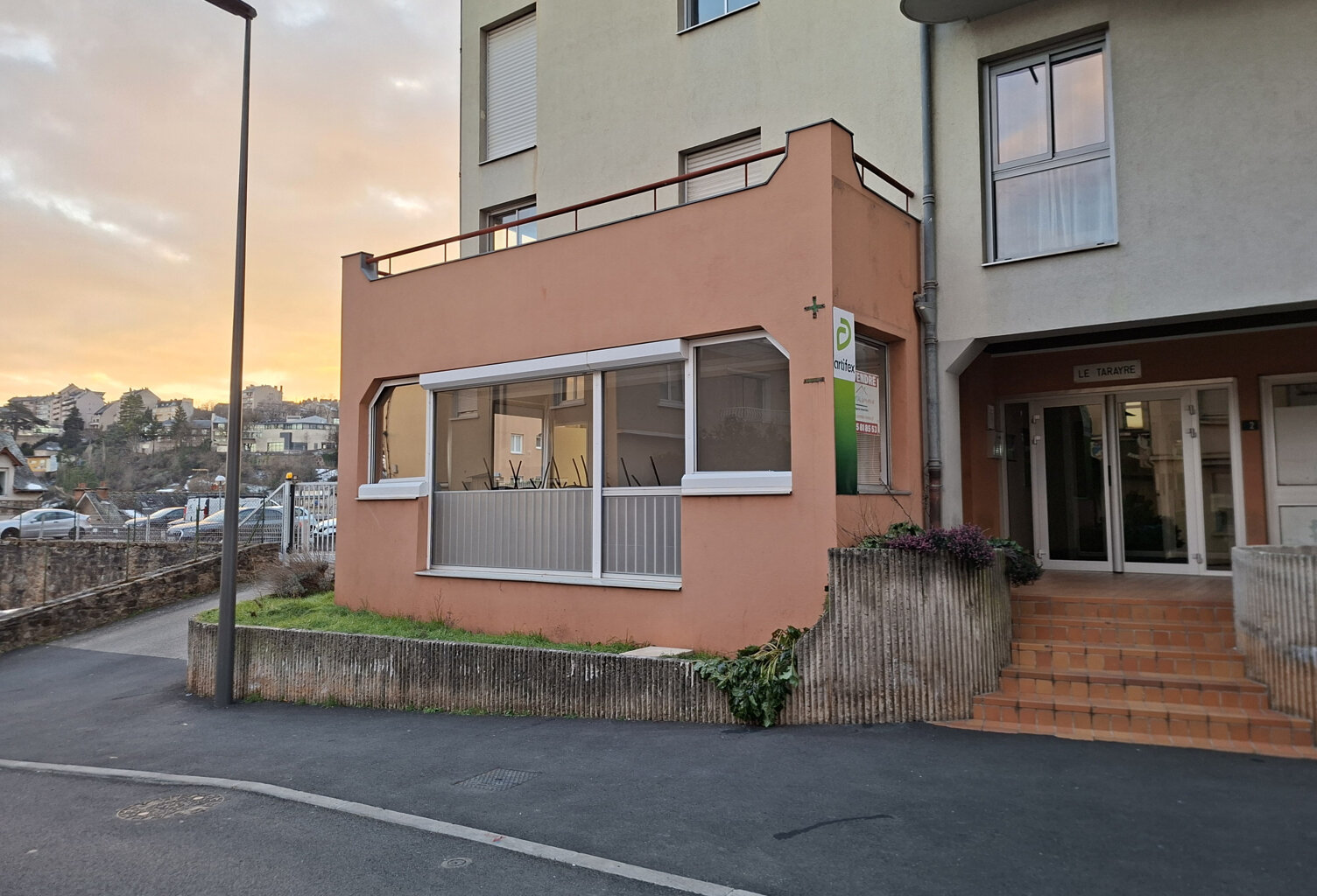 Local commercial - 47 m2 - RODEZ — photo 1