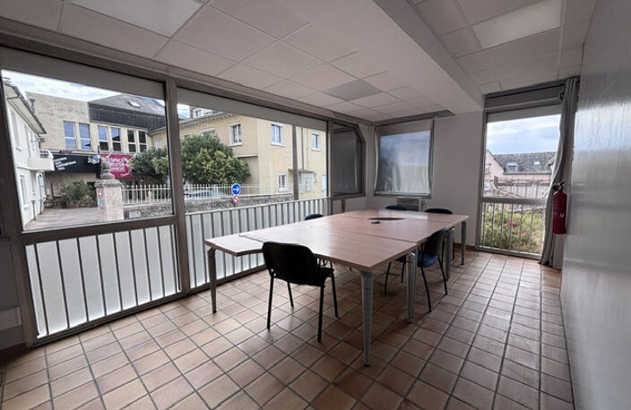 Local commercial - 47 m2 - RODEZ — photo 2