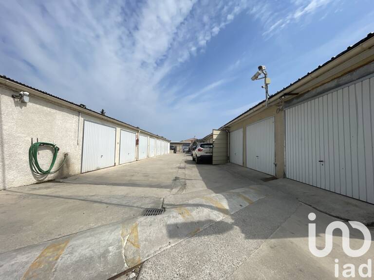 Vente Garage 2 977 m&sup2; — photo 1