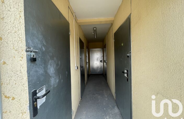Vente Garage 2 977 m&sup2; — photo 3