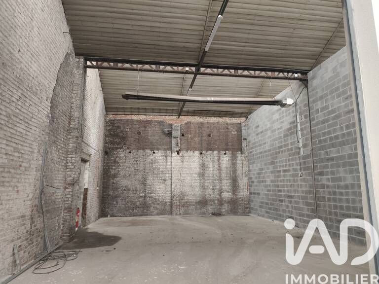 Vente Garage 78 m&sup2; — photo 1