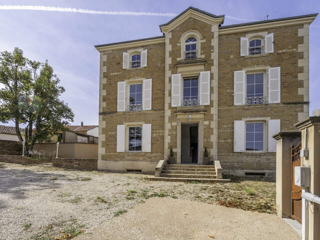 Au coeur de Lachassagne   Élégante maison bourgeoise avec jar — photo du bien