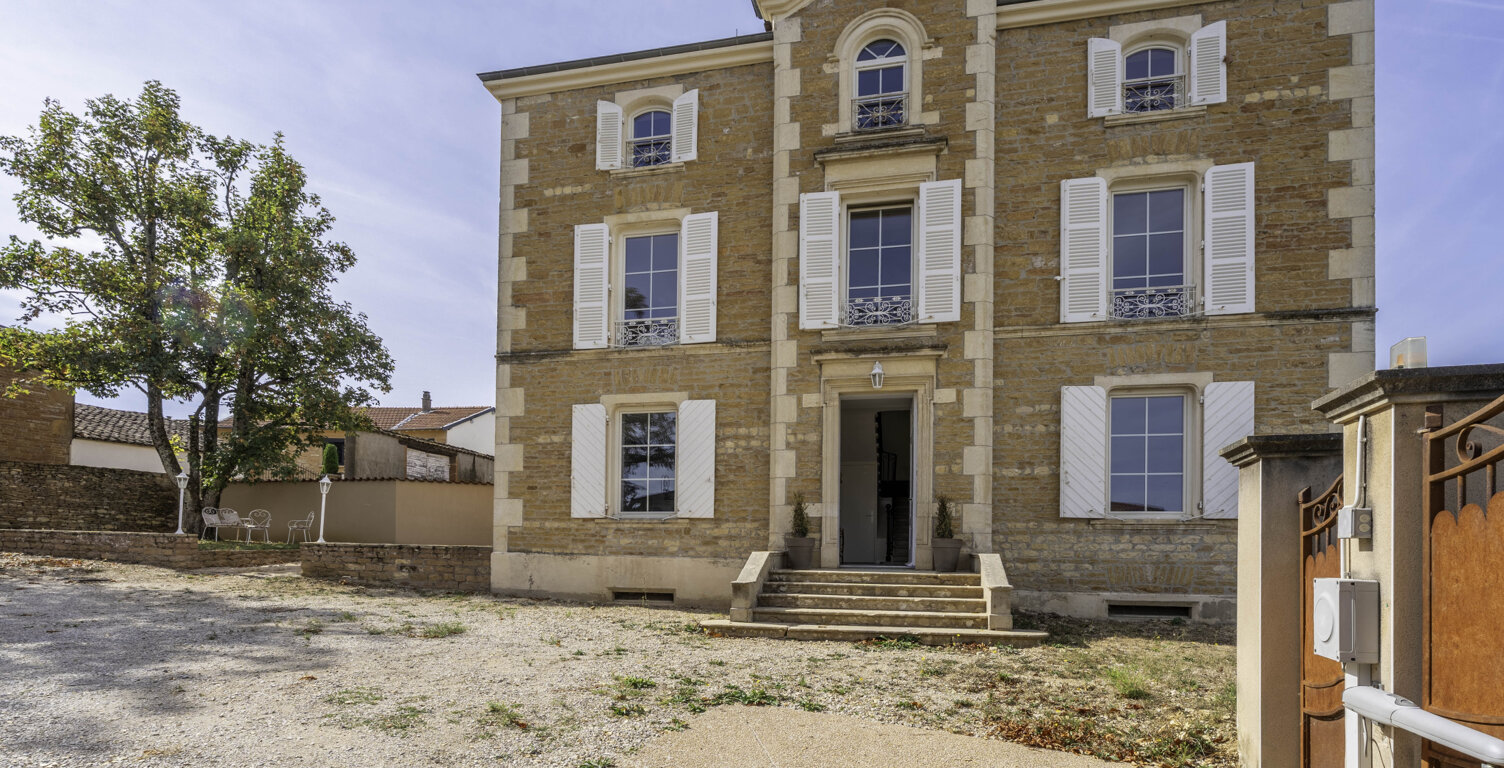 Au coeur de Lachassagne   Élégante maison bourgeoise avec jar — photo 1