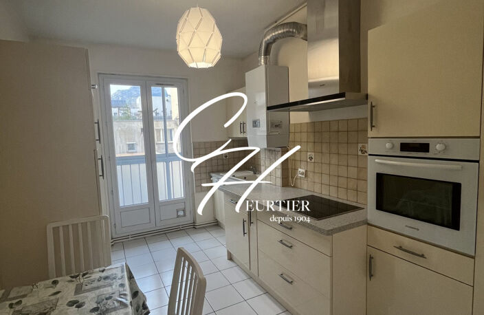 GRENOBLE - APPARTEMENT T2 - MEUBLE — photo 2