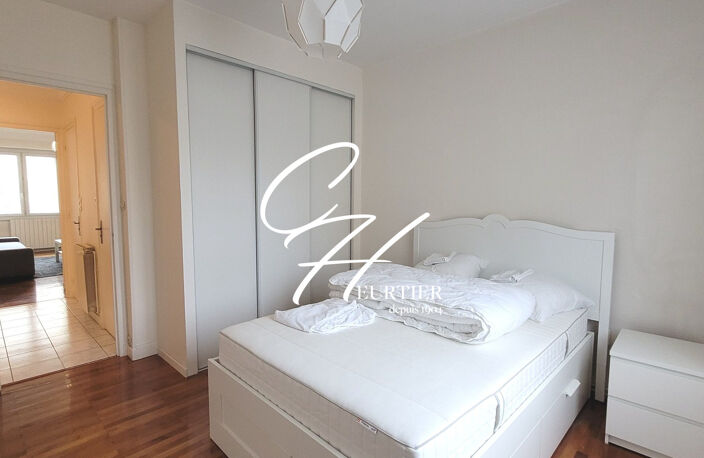 GRENOBLE - APPARTEMENT T2 - MEUBLE — photo 3