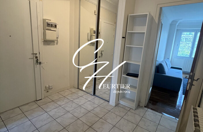 GRENOBLE - APPARTEMENT T2 - MEUBLE — photo 5
