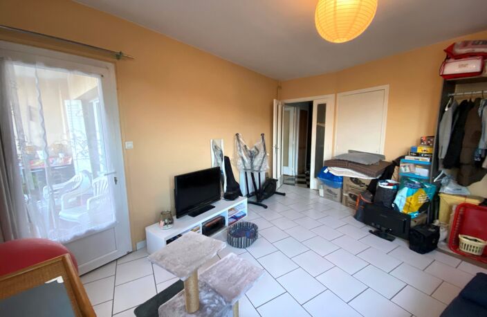 ROMANS, T5 au 1er étage avec cave, loué — photo 2