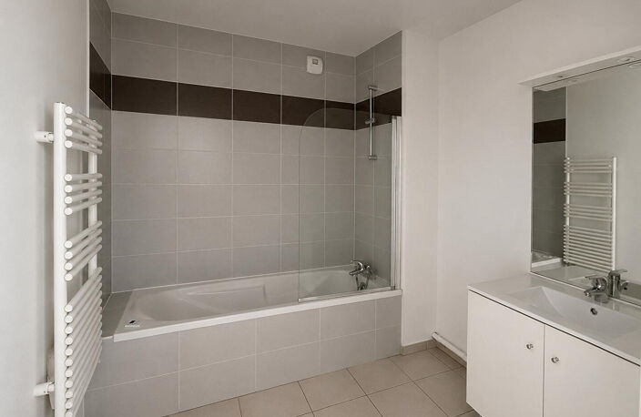 Appartement Avrille 3 pièce(s) 72 m2 — photo 4