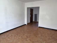 A VENDRE APPARTEMENT TYPE 3 AU COEUR DU VILLAGE DE SOLLIES - — photo 2