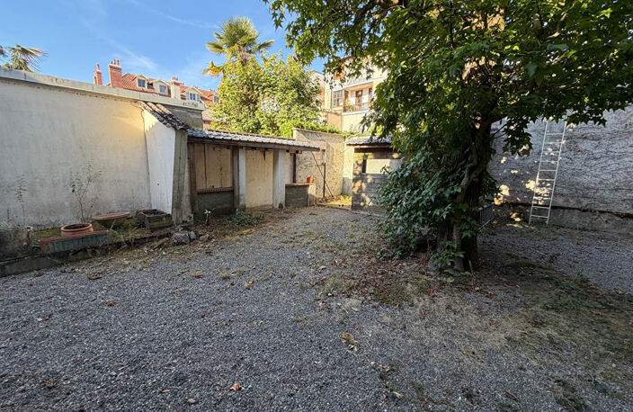 RARE À PAU - MAISON DE VILLE AVEC JARDIN, GARAGE & FORT POTENTIEL ! — photo 5