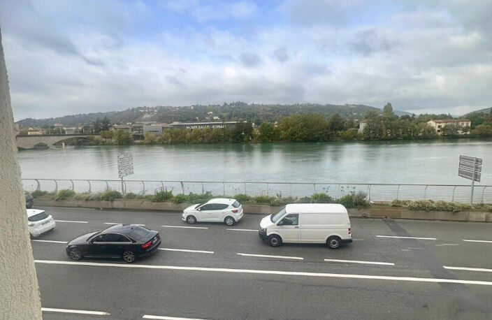 APPARTEMENT DUPLEX  - T4 -  105 M² - QUAI DU RHONE — photo 4