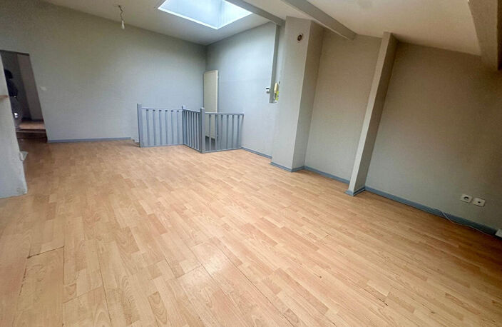 Appartement  4 pièces  - 93 M² - Quai PAJOT  - Vienne - — photo 5