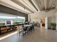 EXCLUSIVITÉ – LOCAL D’ACTIVITÉ À VENDRE – GRASSE – 940 M² AVEC TERRAIN PRIVATIF DE 1 550 M² — photo 2